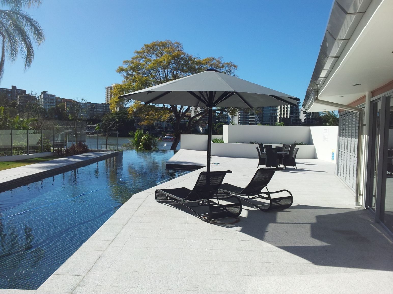 UltraShade Heavy Duty Umbrella