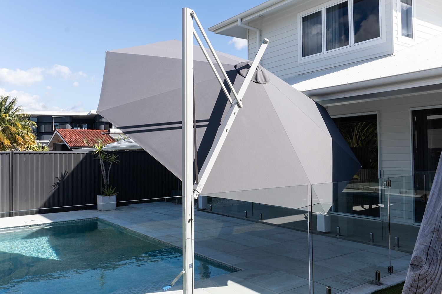 Revolvashade Ultimate Cantilever