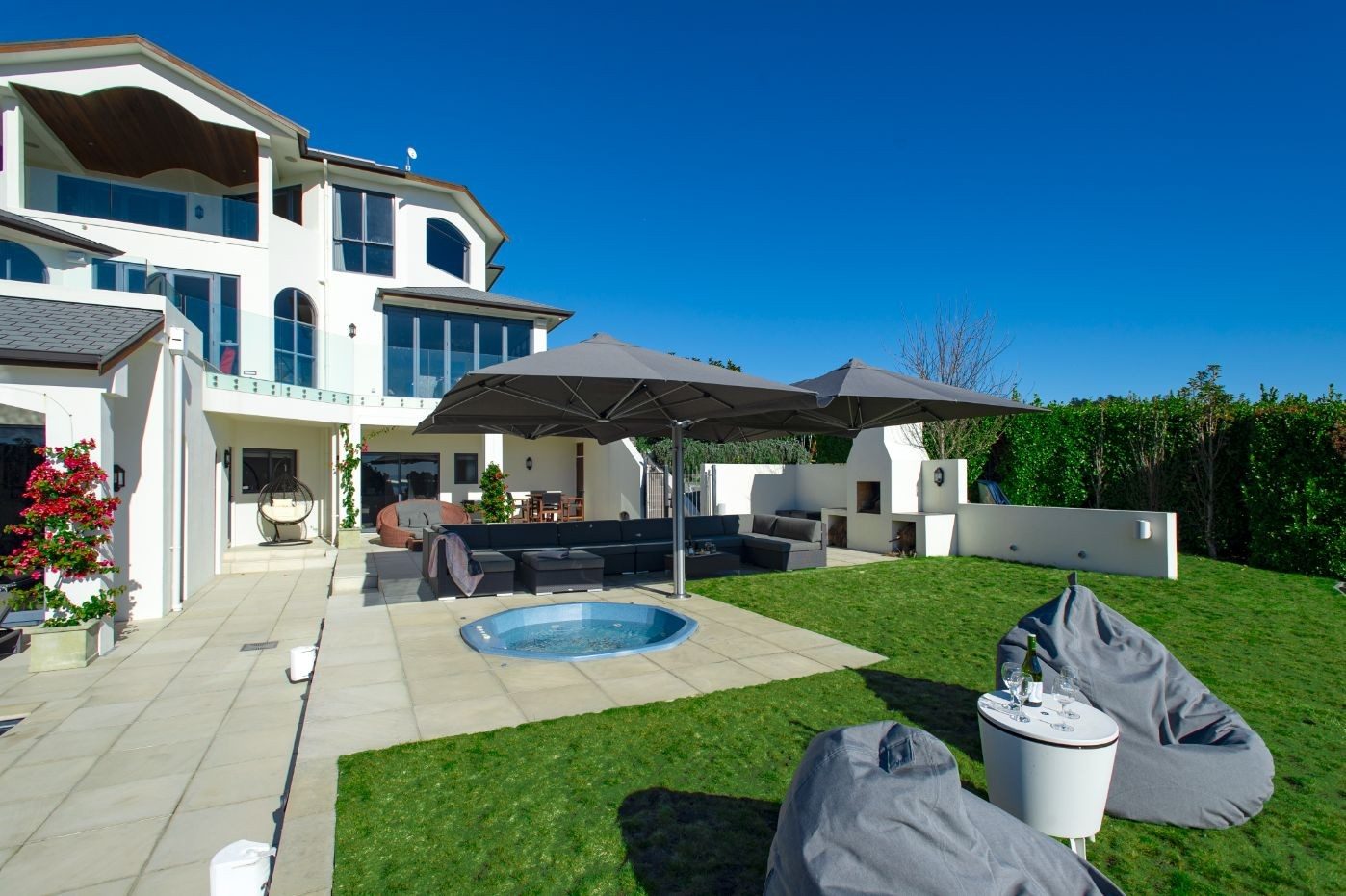 Shadowspec Unity™ Multi-Canopy Cantilever Umbrella